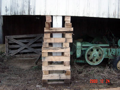 083